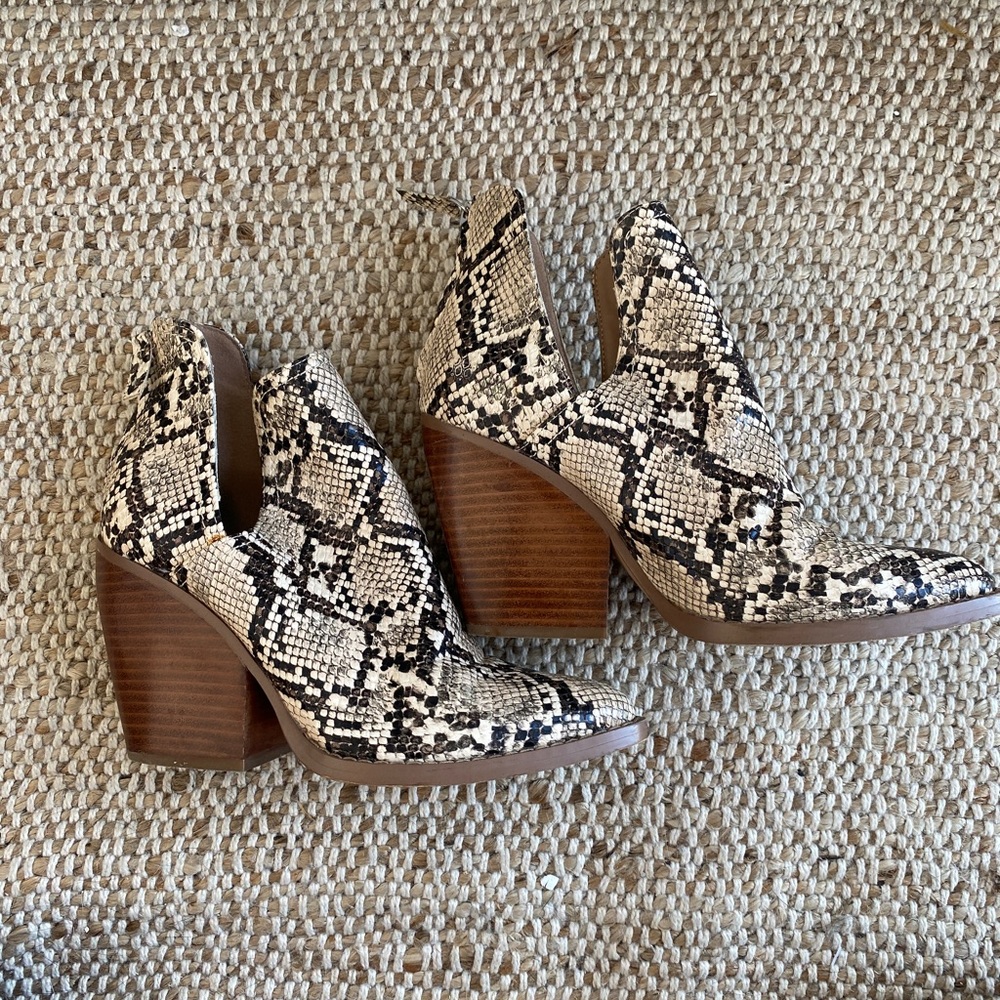 Cut Out Snakeskin Booties by Abound Size 7